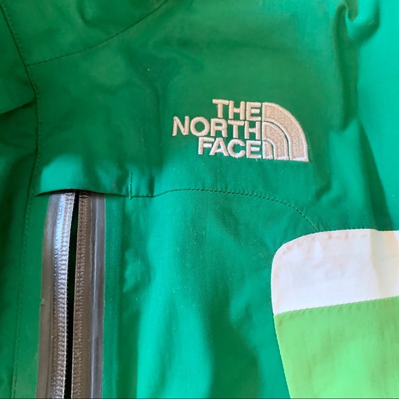The North Face warmest coat with two layers - Picture 3 of 14